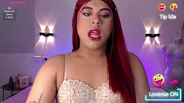 Snapshot of Emili_Roux chatting on November 2, 2025, 12:43 pm Emili Roux online show from November 2, 2025, 12:43 pm