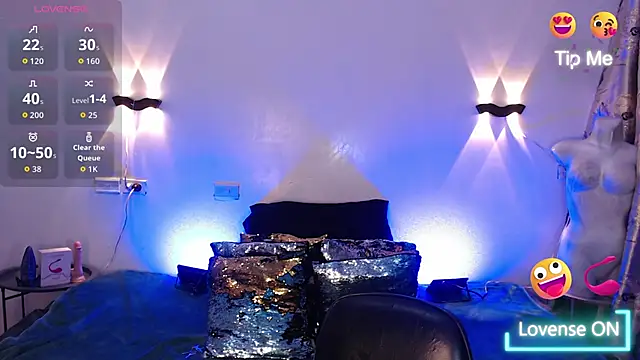 Snapshot of Emili_Roux chatting on November 23, 2025, 12:04 pm Emili Roux online show from November 23, 2025, 12:04 pm