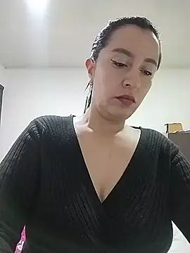 Snapshot of hailey85 chatting on June 18, 2026, 10:48 pm hailey85 online show from June 18, 2026, 10:48 pm