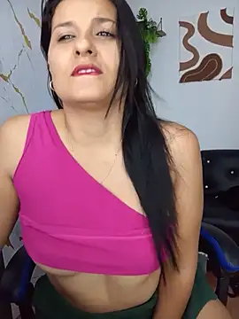 Snapshot of elena_jonees chatting on May 16, 2026, 5:34 pm elena jonees online show from May 16, 2026, 5:34 pm