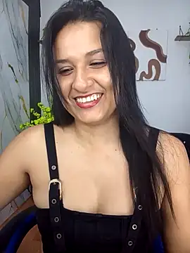 Snapshot of elena_jonees chatting on April 29, 2026, 8:37 pm elena jonees online show from April 29, 2026, 8:37 pm