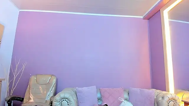 nathalie rossel online show from April 17, 2026, 7:06 pm