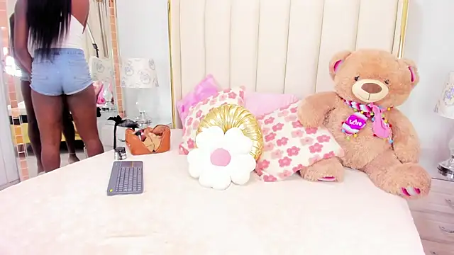 Snapshot of evangelin_ts chatting on January 6, 2026, 1:26 pm evangelin ts online show from January 6, 2026, 1:26 pm