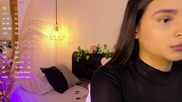 Hannah williams1 online show from September 30, 2025, 8:48 pm