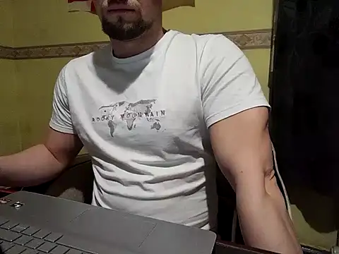 Snapshot of Regularfucker28 chatting on March 10, 2025, 2:17 am Regularfucker28 online show from March 10, 2025, 2:17 am