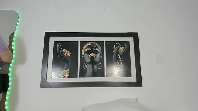 zoee lovv online show from September 19, 2025, 3:10 am