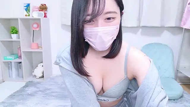 Snapshot of Yurie_ chatting on February 1, 2025, 2:13 pm Yurie online show from February 1, 2025, 2:13 pm