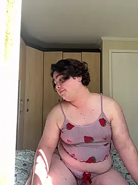 NovinhoSafadoCWB online show from July 12, 2026, 4:41 pm
