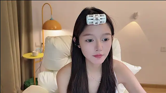 xiaodaibabyy online show from September 17, 2025, 6:37 am