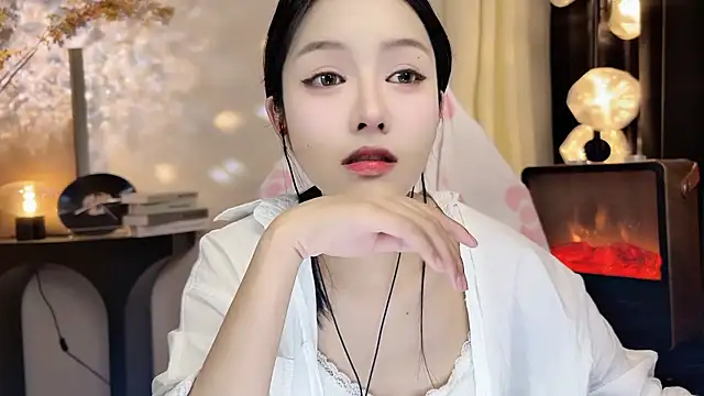 xiaodaibabyy online show from February 24, 2025, 4:26 pm