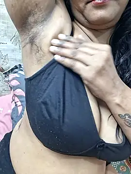 Snapshot of lovelyruhi chatting on October 30, 2025, 7:39 am lovelyruhi online show from October 30, 2025, 7:39 am