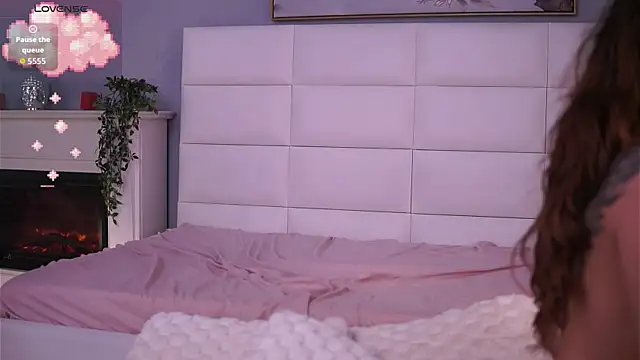 FlirtyFawn online show from January 6, 2026, 2:48 am