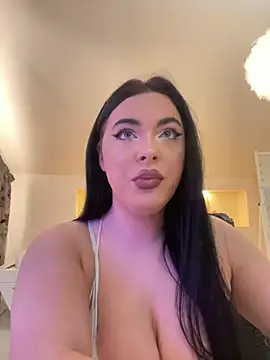 KeiraDark online show from May 11, 2026, 4:25 am