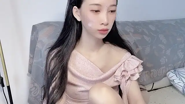 Snapshot of Lili-2 chatting on May 3, 2026, 5:23 am Lili-2 online show from May 3, 2026, 5:23 am