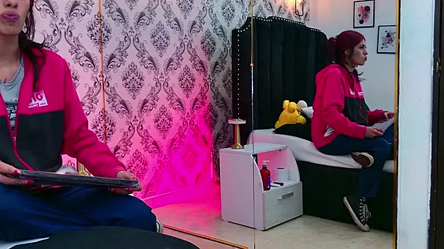 Derieri D online show from February 2, 2026, 7:46 pm