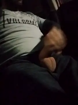 Snapshot of axelongshaft69 chatting on December 22, 2024, 2:28 am axelongshaft69 online show from December 22, 2024, 2:28 am