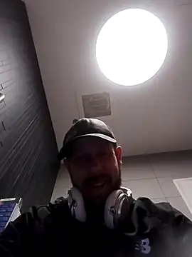 axelongshaft69 online show from April 1, 2026, 12:24 am