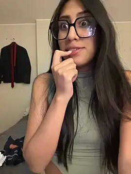 AleFantasy0001 online show from October 4, 2025, 4:58 am