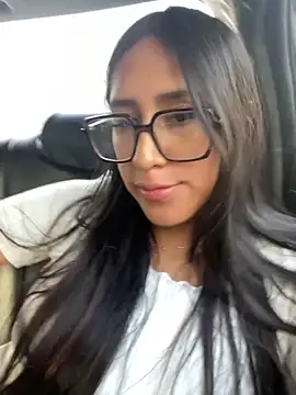 AleFantasy0001 online show from November 30, 2025, 10:43 pm