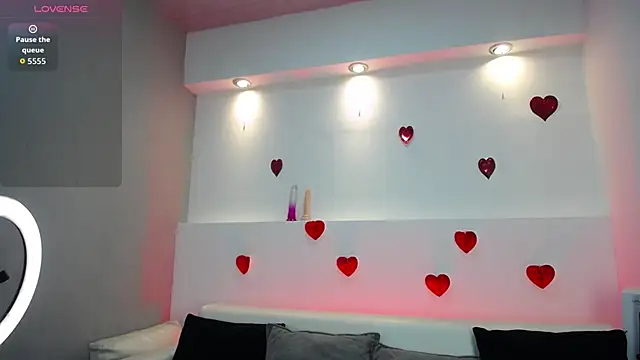 Melodi Roux online show from March 4, 2026, 12:35 pm