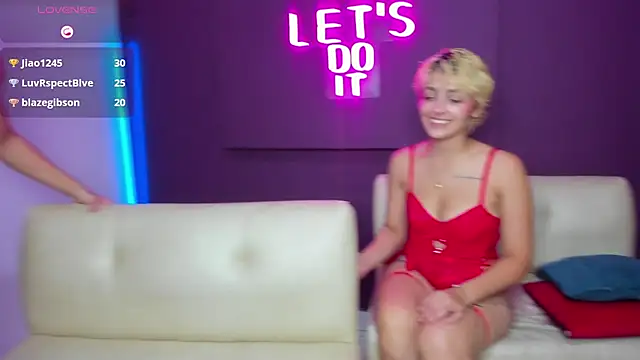 Snapshot of DirtyOrgyTeam chatting on January 9, 2026, 5:25 am DirtyOrgyTeam online show from January 9, 2026, 5:25 am