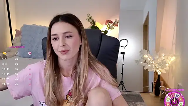 Snapshot of Sophie_Enzo chatting on March 18, 2025, 10:26 pm Sophie Enzo online show from March 18, 2025, 10:26 pm