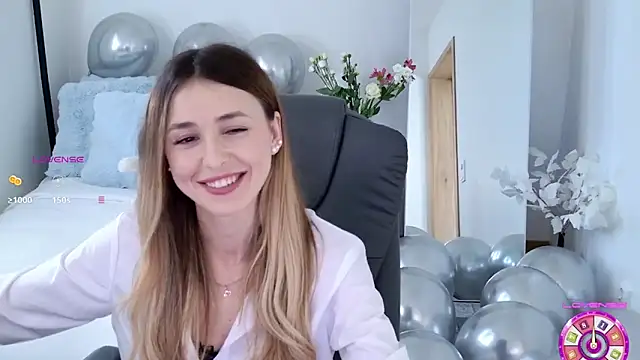 Snapshot of Sophie_Enzo chatting on March 20, 2025, 9:04 am Sophie Enzo online show from March 20, 2025, 9:04 am