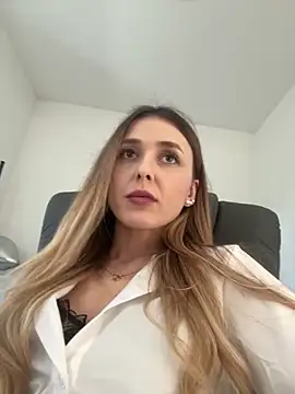 Snapshot of Sophie_Enzo chatting on March 20, 2025, 12:22 pm Sophie Enzo online show from March 20, 2025, 12:22 pm