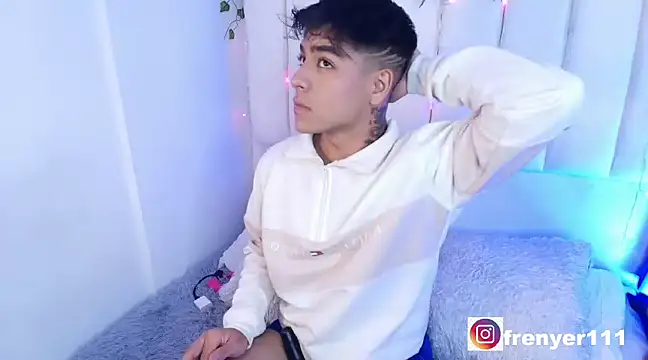 kiing azahell online show from January 16, 2025, 3:23 am