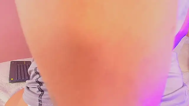 kiing azahell online show from October 17, 2025, 5:22 am