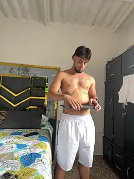 MattDevon online show from September 18, 2025, 8:45 pm