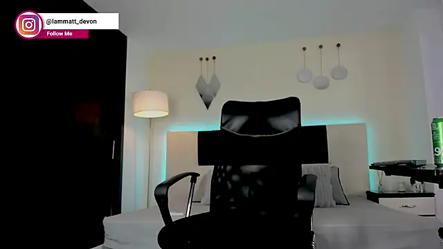 MattDevon online show from December 2, 2025, 4:47 am