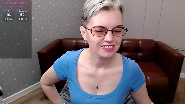 Snapshot of Cutie_Erikaa1 chatting on April 7, 2026, 2:13 am Cutie Erikaa1 online show from April 7, 2026, 2:13 am