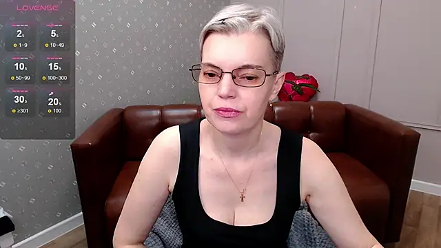 Snapshot of Cutie_Erikaa1 chatting on March 30, 2026, 2:13 am Cutie Erikaa1 online show from March 30, 2026, 2:13 am