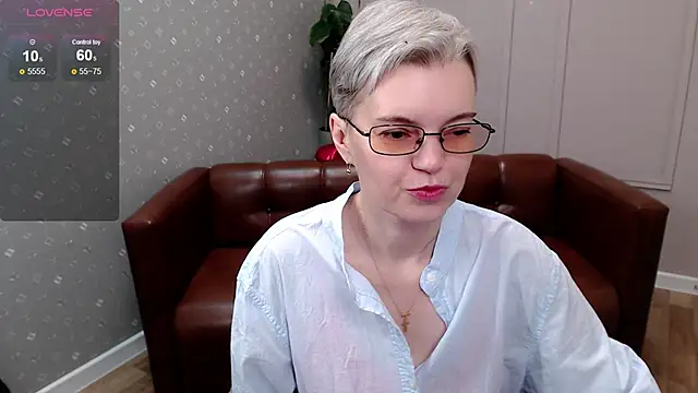 Snapshot of Cutie_Erikaa1 chatting on April 9, 2026, 2:13 am Cutie Erikaa1 online show from April 9, 2026, 2:13 am