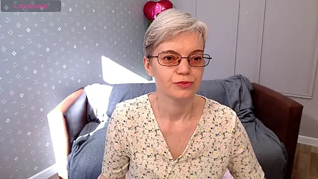 Snapshot of Cutie_Erikaa1 chatting on May 17, 2026, 3:39 am Cutie Erikaa1 online show from May 17, 2026, 3:39 am