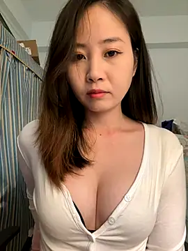 cwonchyn online show from December 8, 2024, 8:20 am