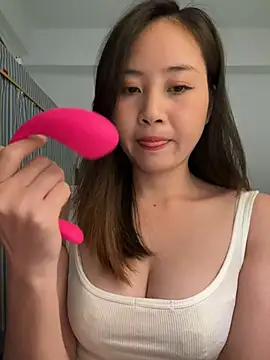 cwonchyn online show from December 23, 2024, 8:44 am