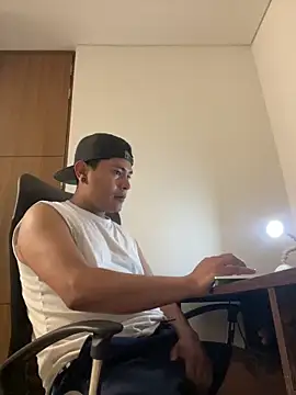 Snapshot of deyzl chatting on April 7, 2026, 11:28 pm deyzl online show from April 7, 2026, 11:28 pm