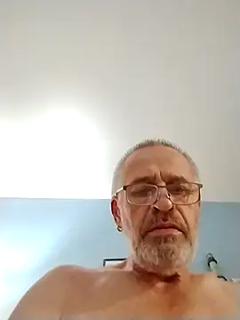 geilerschwanz64 online show from October 29, 2025, 10:42 pm