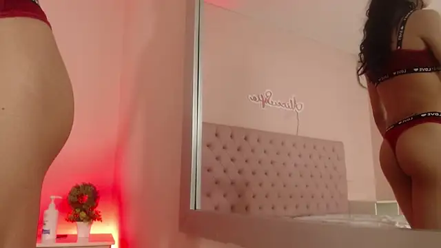 Snapshot of alice_sofia chatting on November 2, 2025, 1:05 pm alice sofia online show from November 2, 2025, 1:05 pm