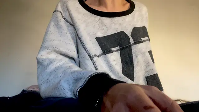 filipasantosx online show from February 25, 2025, 5:51 pm