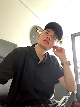 Snapshot of nico_18x chatting on December 17, 2025, 4:34 pm nico 18x online show from December 17, 2025, 4:34 pm