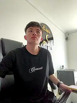 Snapshot of nico_18x chatting on December 18, 2025, 8:12 pm nico 18x online show from December 18, 2025, 8:12 pm