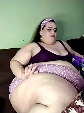 Snapshot of GeovanaLiveHot chatting on December 4, 2024, 6:05 am GeovanaLiveHot online show from December 4, 2024, 6:05 am