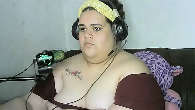 Snapshot of GeovanaLiveHot chatting on October 27, 2025, 7:31 am GeovanaLiveHot online show from October 27, 2025, 7:31 am