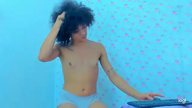 Snapshot of StassieBell chatting on November 20, 2025, 5:19 am StassieBell online show from November 20, 2025, 5:19 am