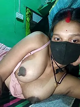 Snapshot of Hoty_girl_143 chatting on March 3, 2026, 1:01 am Hoty girl 143 online show from March 3, 2026, 1:01 am