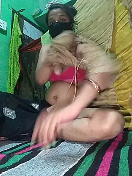 Snapshot of Hoty_girl_143 chatting on March 4, 2026, 6:10 am Hoty girl 143 online show from March 4, 2026, 6:10 am