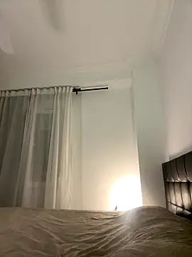 Snapshot of IamCrystal2 chatting on November 20, 2025, 2:23 am IamCrystal2 online show from November 20, 2025, 2:23 am